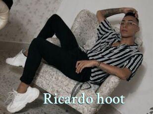 Ricardo_hoot